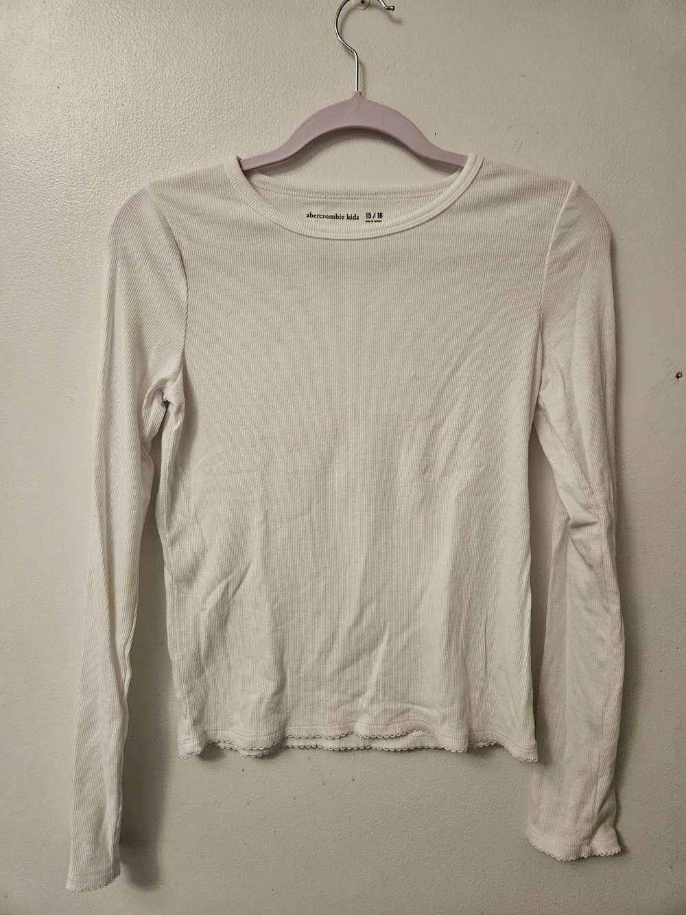 Abercrombie Kids NWOT White Long Sleeve Ribbed Tee
